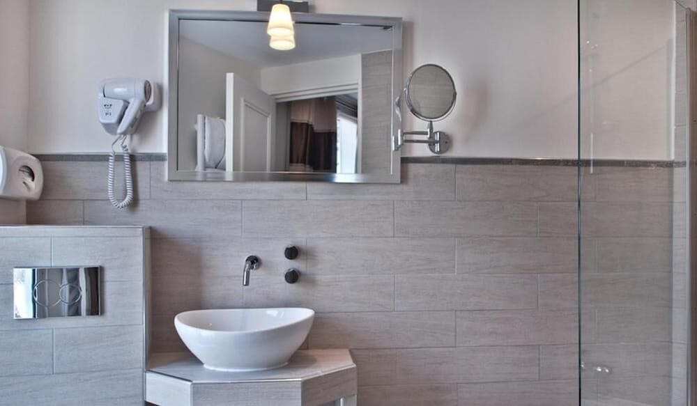 Фото Hotel B Square