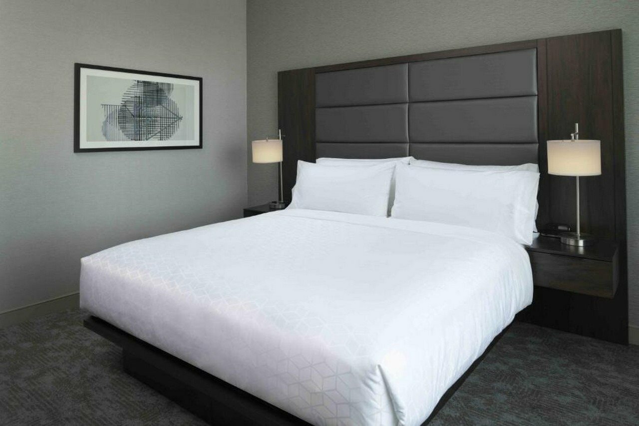 Фото Holiday Inn Express Boston Logan Airport - Revere, an Ihg Hotel