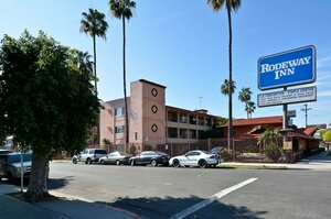 Гостиница Rodeway Inn Convention Center