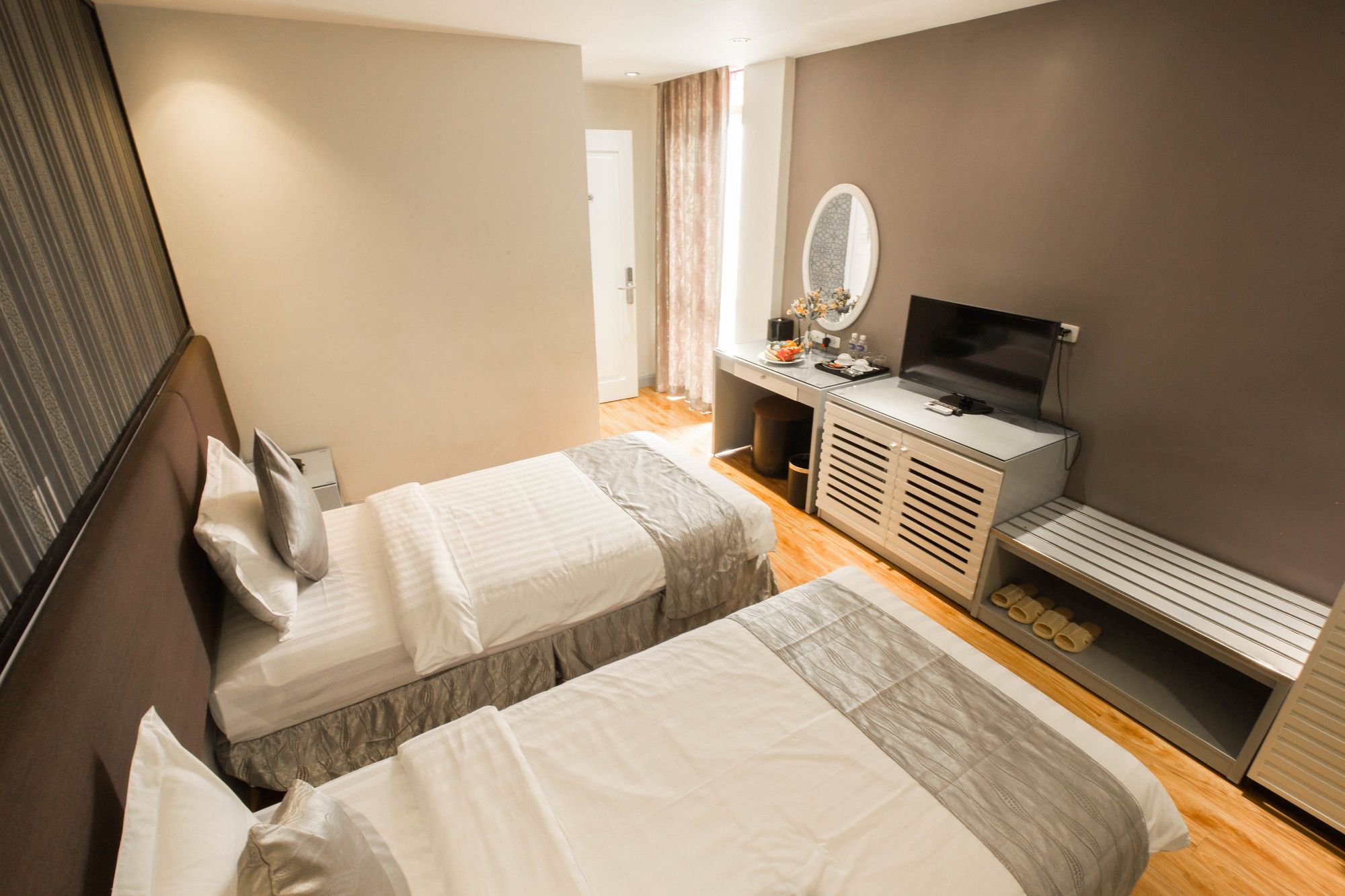 Фото Riverside Boutique Hotel