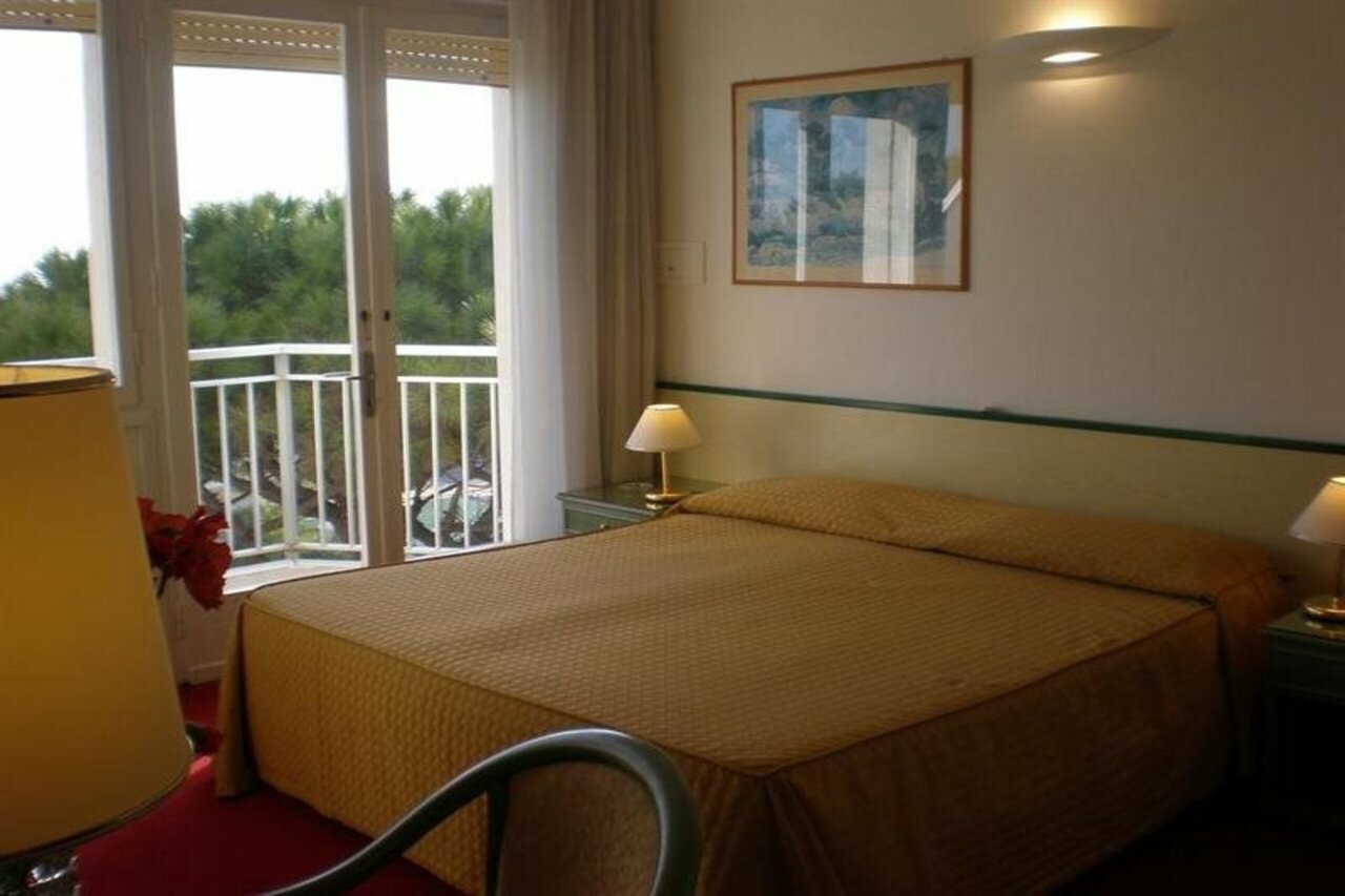 Фото Hotel Majestic