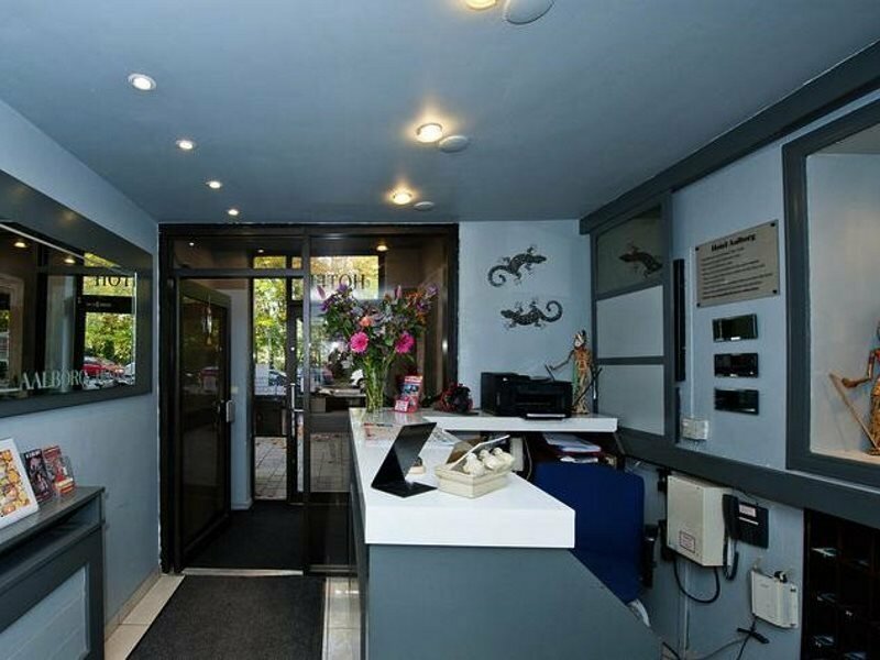 Фото The Arcade Hotel