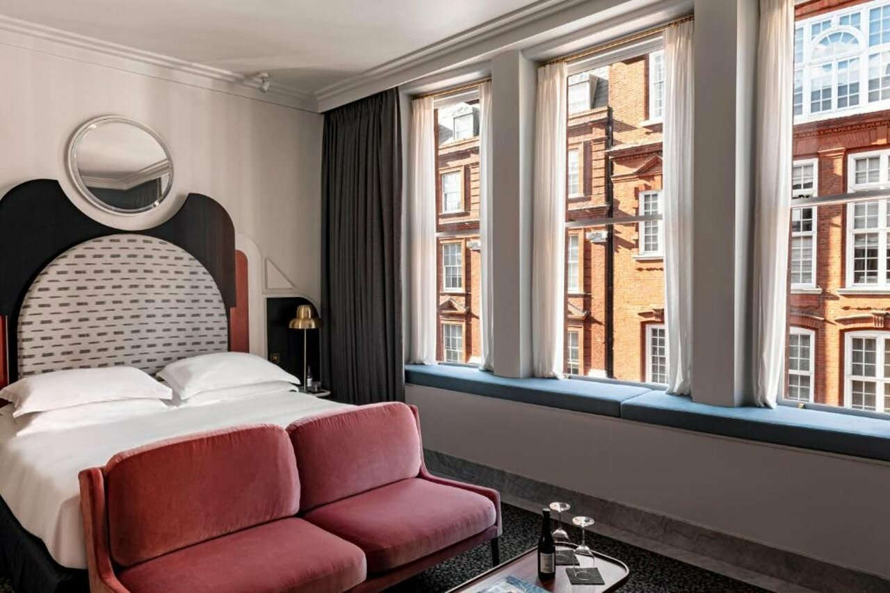 Фото The Henrietta Hotel