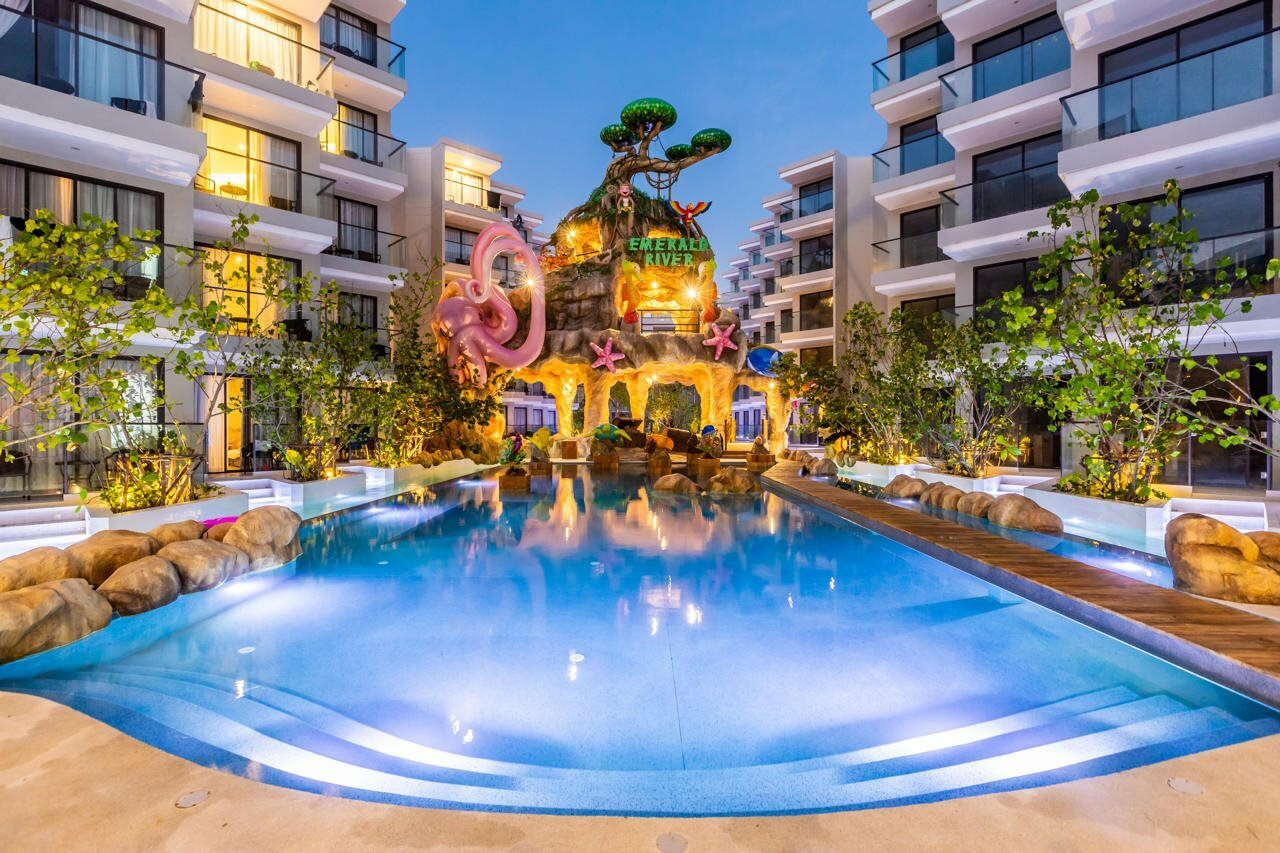 Фото Phuket Emerald Beach Resort