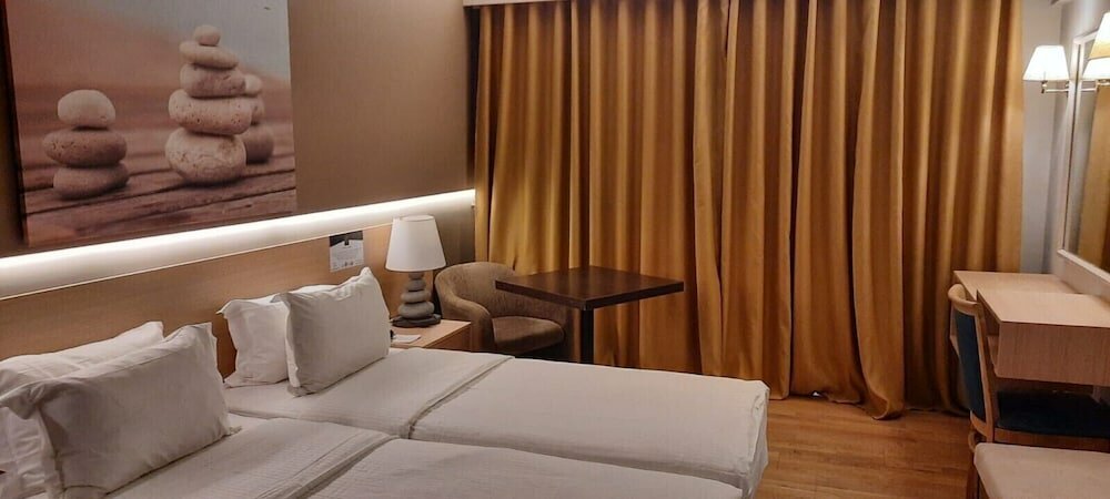 Фото Coral Hotel Athens