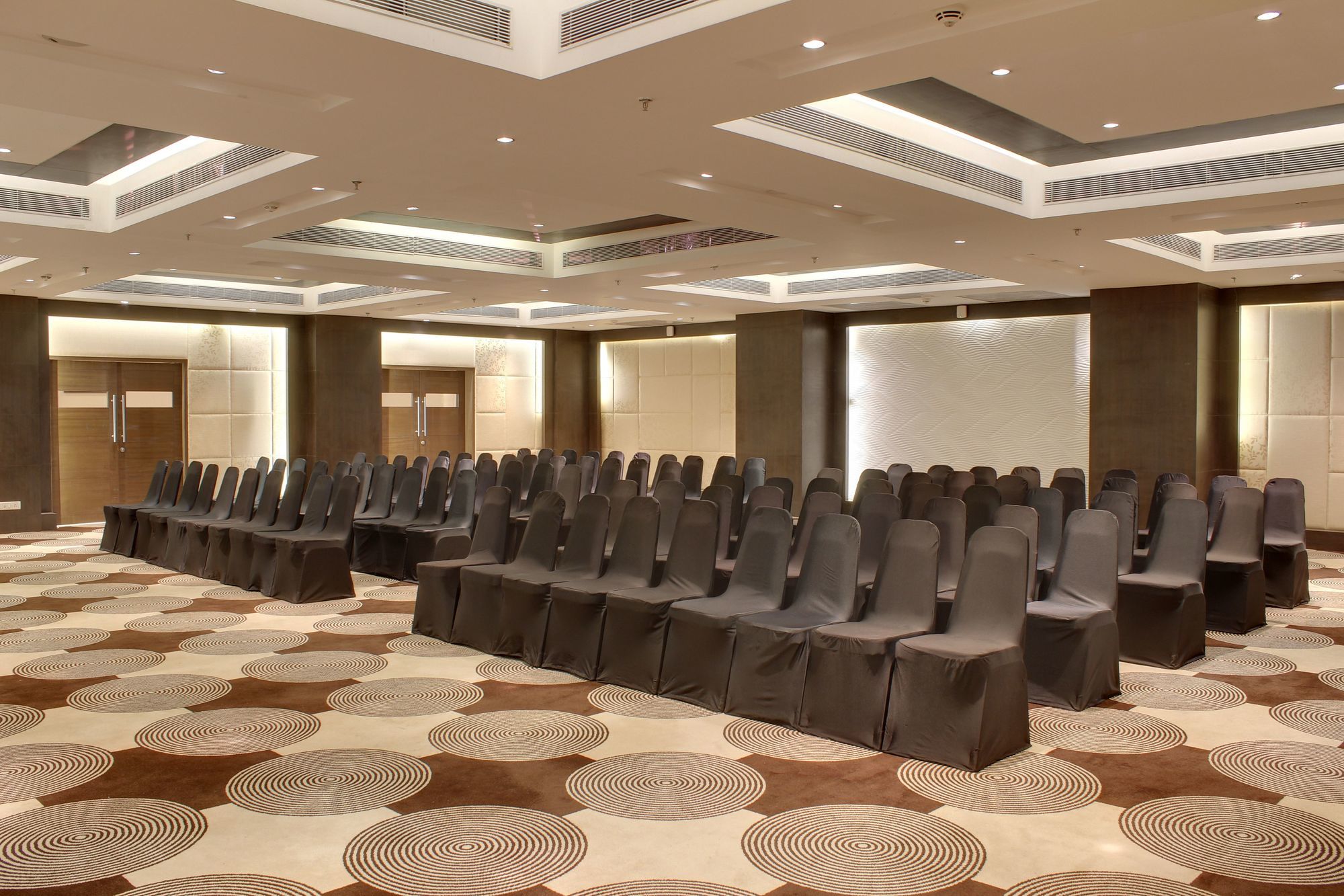 Фото Vivanta Ahmedabad Sg Highway