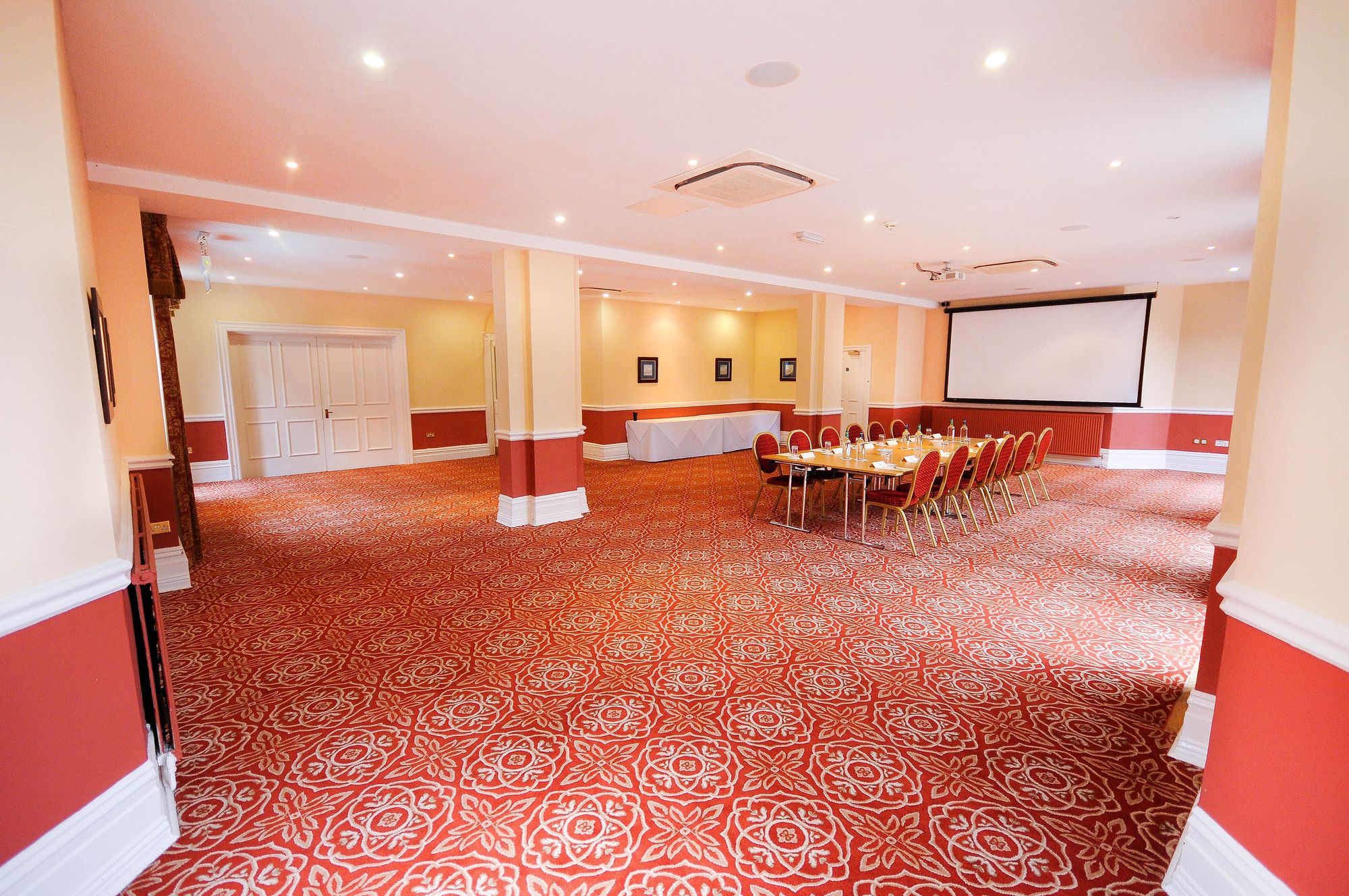 Фото The Durley Dean Hotel