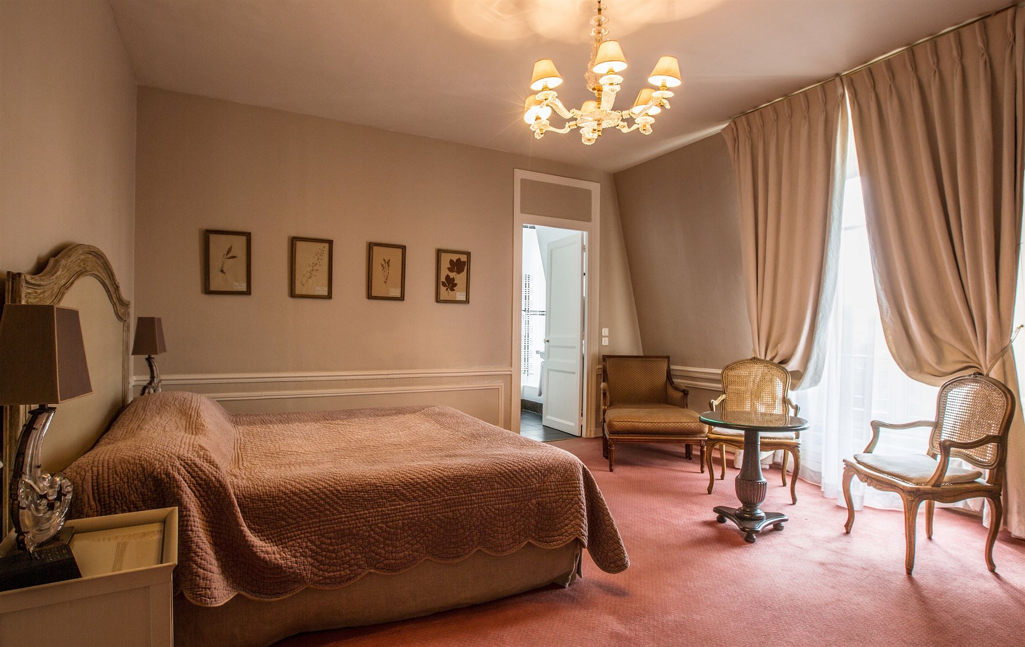 Фото Pavillon Henri IV