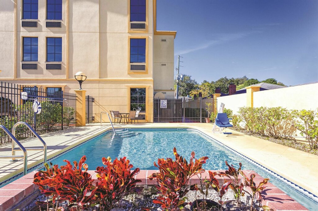 Hotel La Quinta Inn & Suites St. Petersburg Northeast, St Petersburg, photo