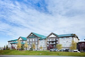 Гостиница Sandman Hotels & Suites Calgary West