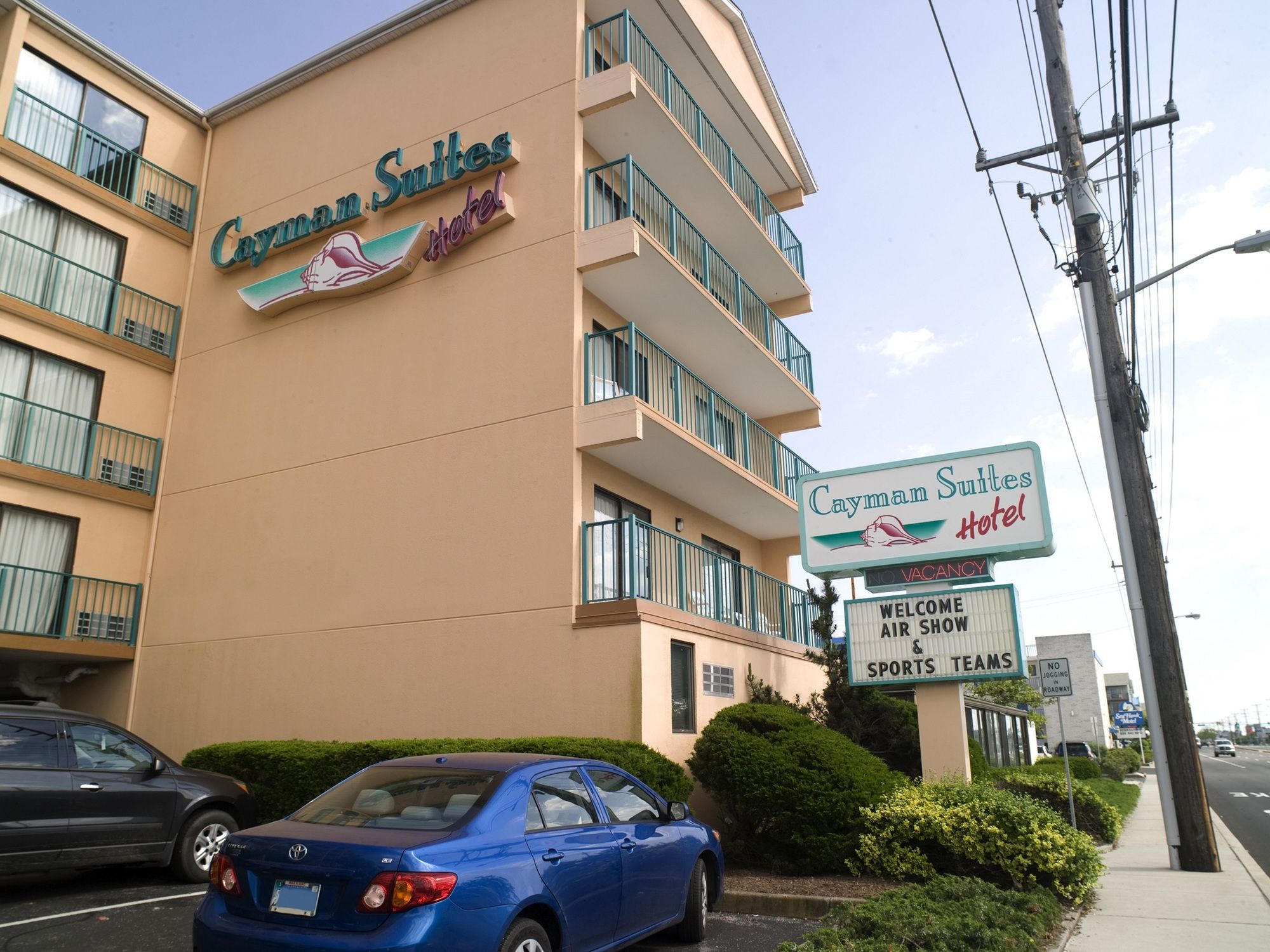 Фото Cayman Suites Hotel