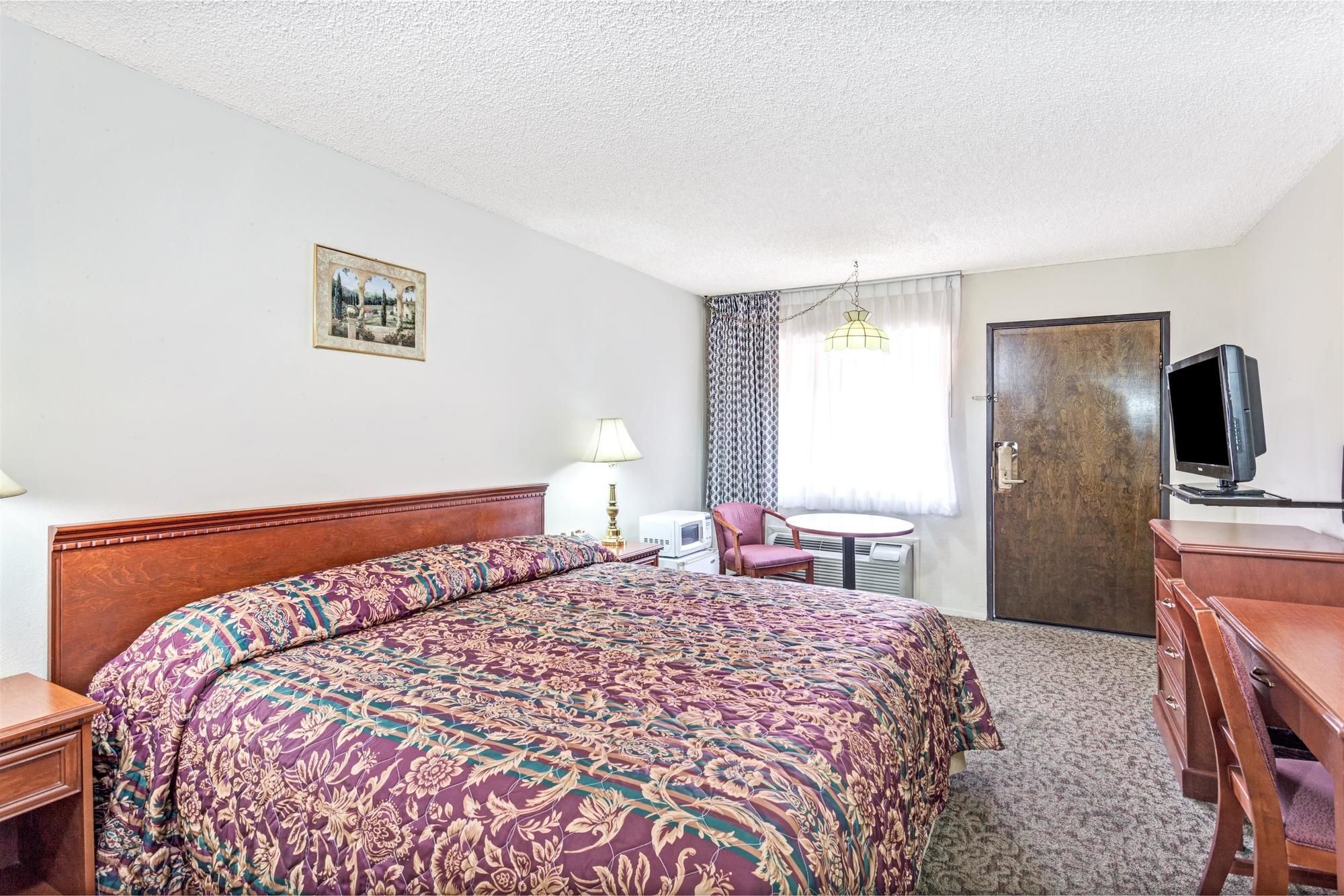 Фото Vantage Point Inn Woodland Hills