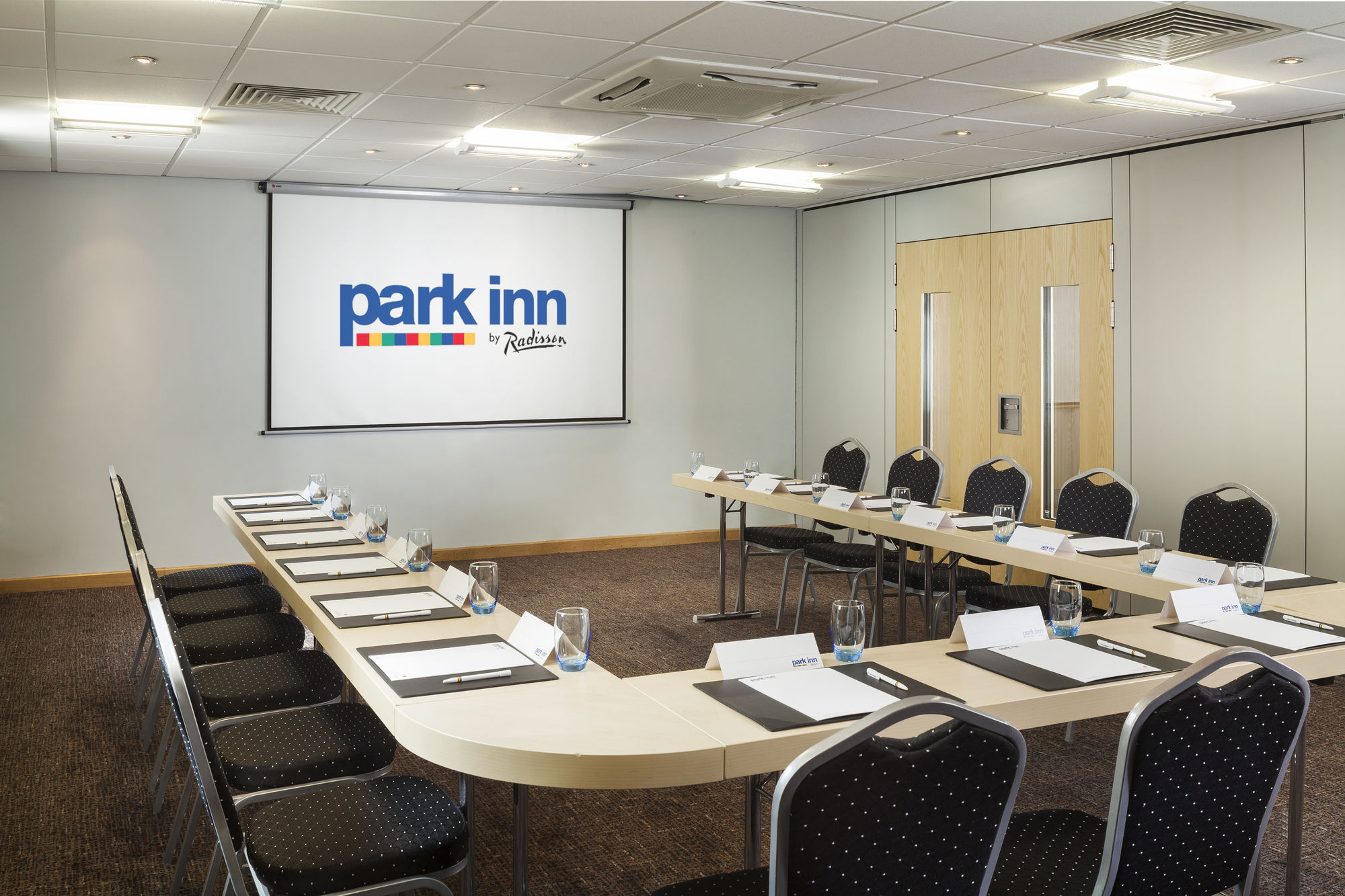 Фото Park Inn by Radisson Peterborough