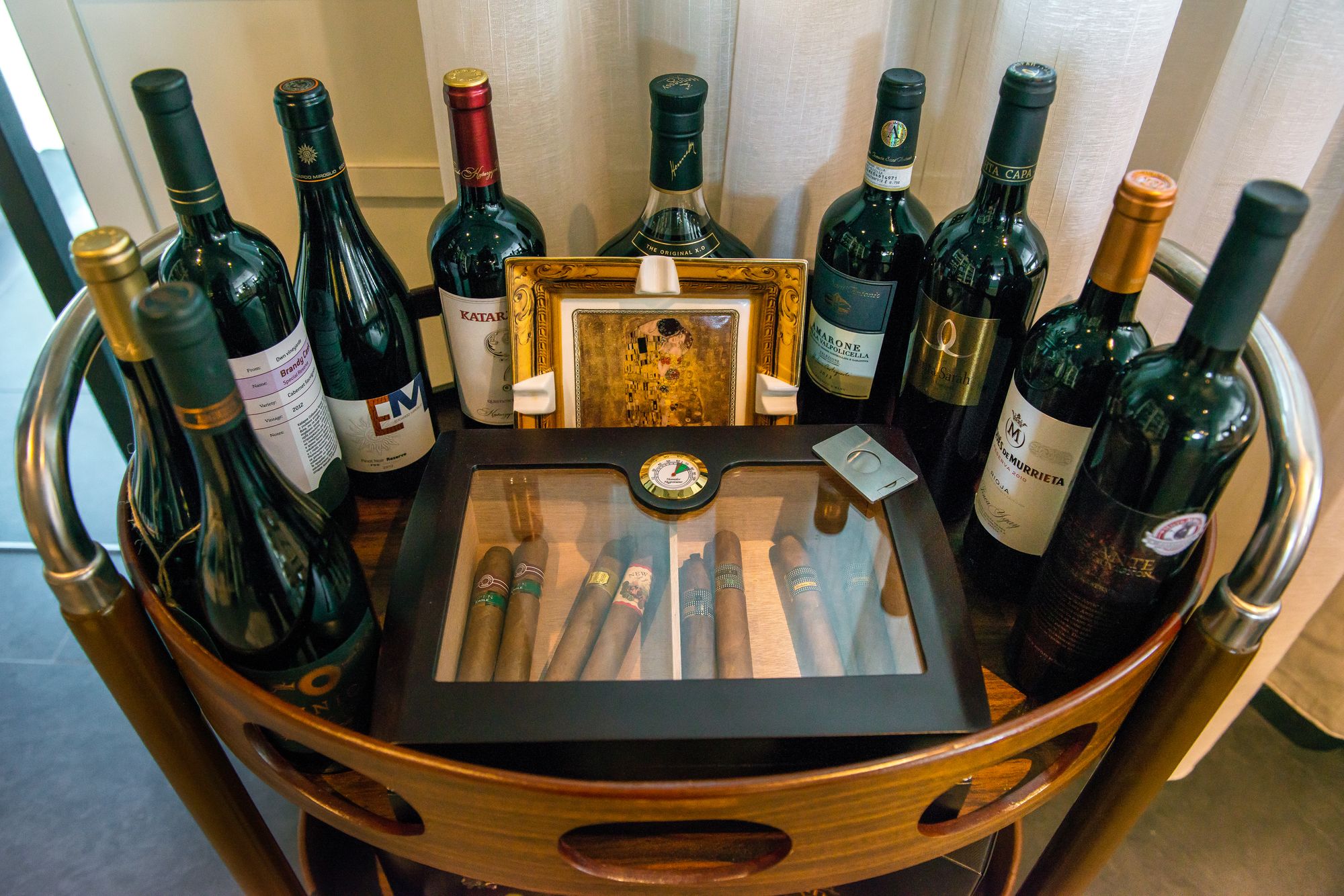 Фото All Seasons Residence Hotel