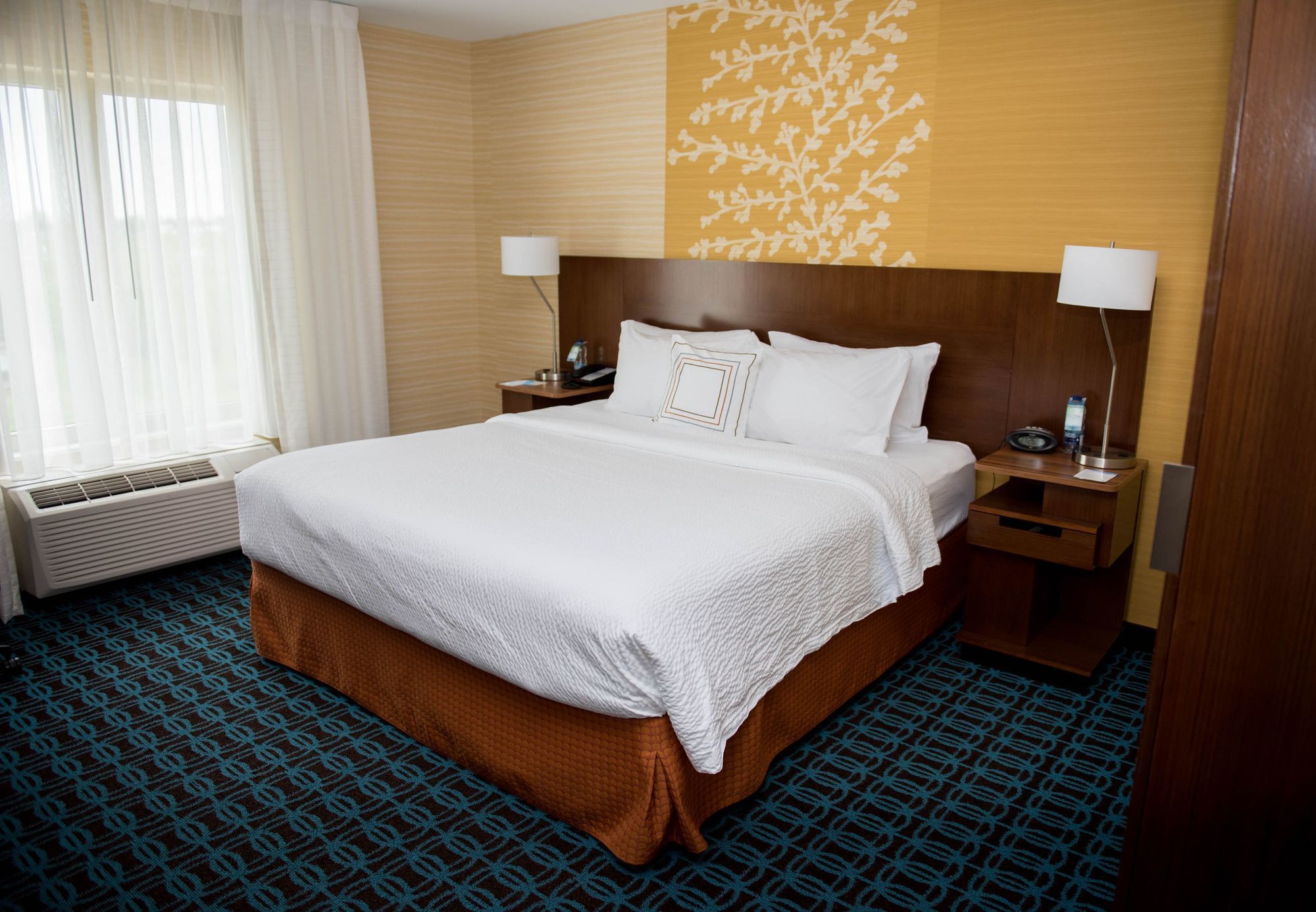 Фото Fairfield Inn & Suites by Marriott Moncton