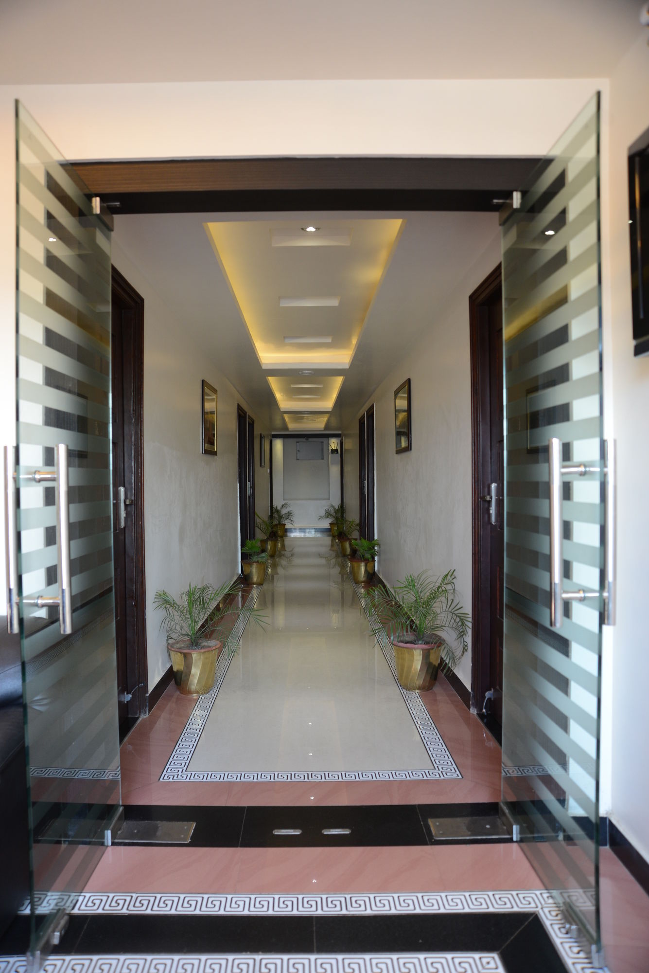 Фото Hotel Divine Destination