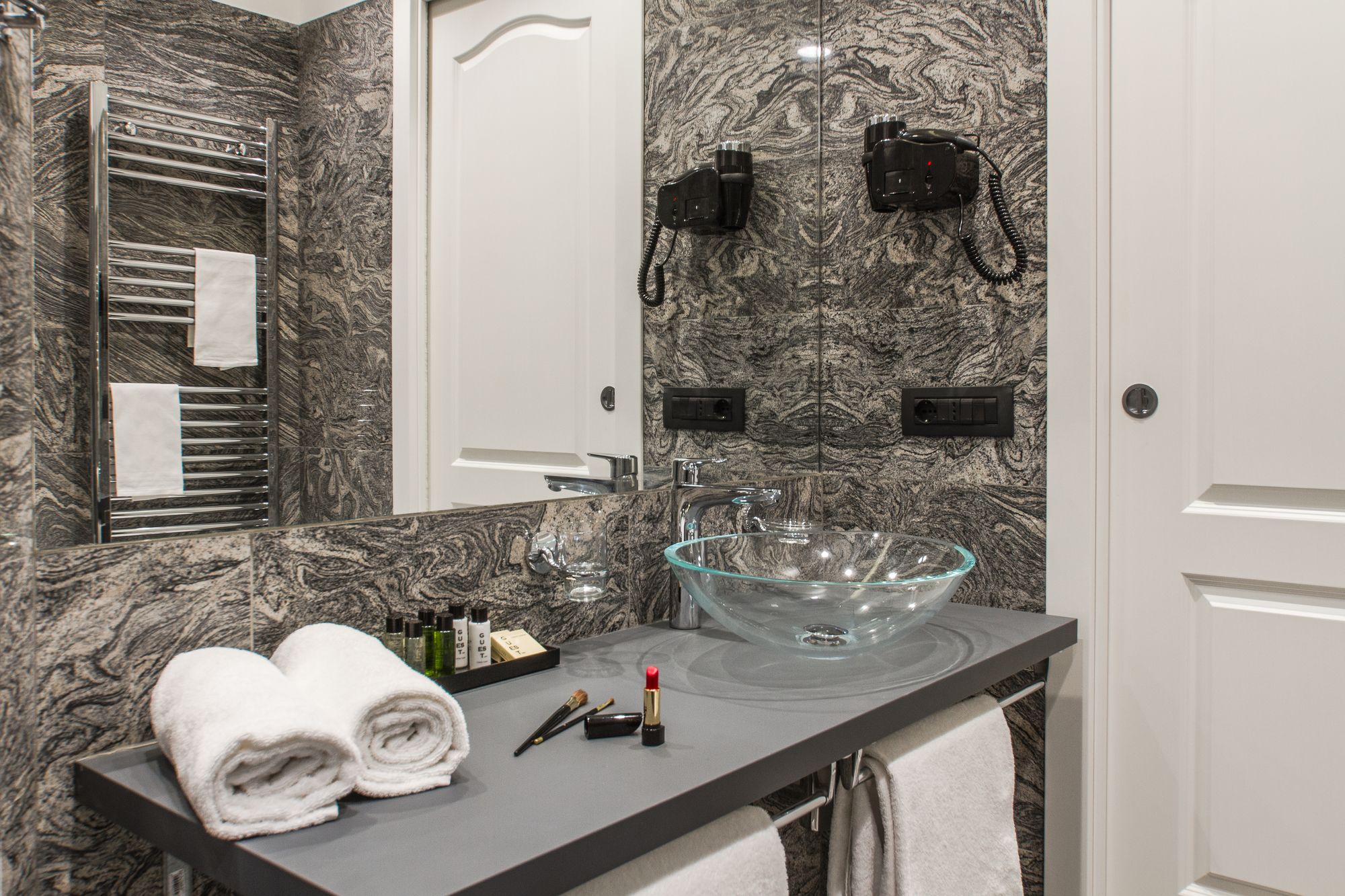 Фото Aiello Rooms - San Babila