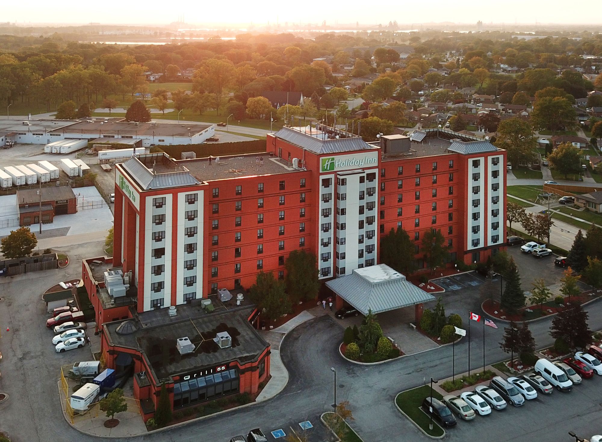 Фото Holiday Inn & Suites Windsor Ambassador Bridge, an Ihg Hotel