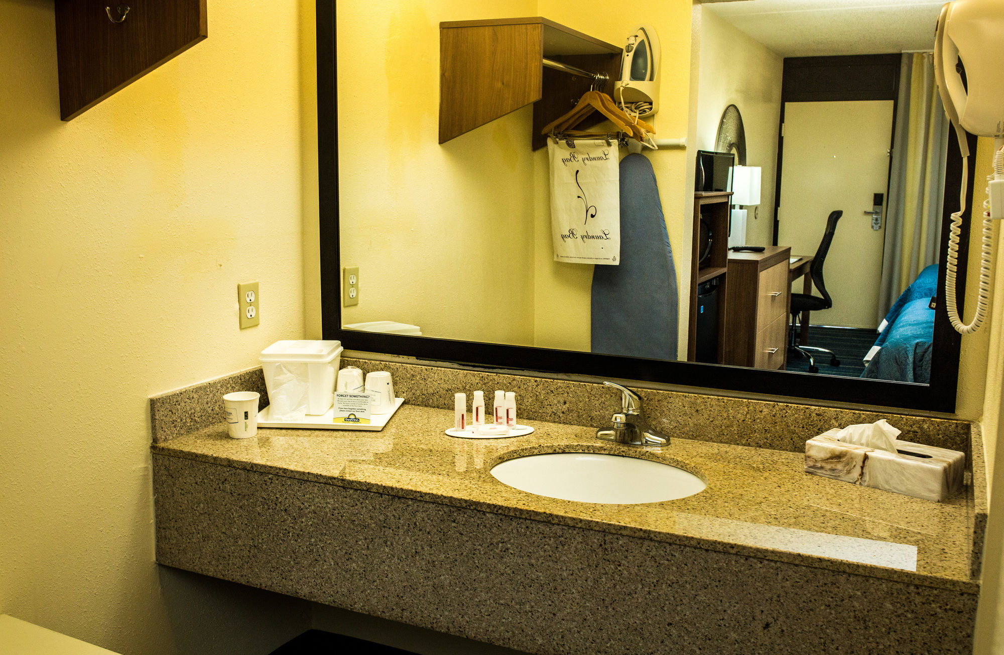 Фото Days Inn by Wyndham Newark Wilmington