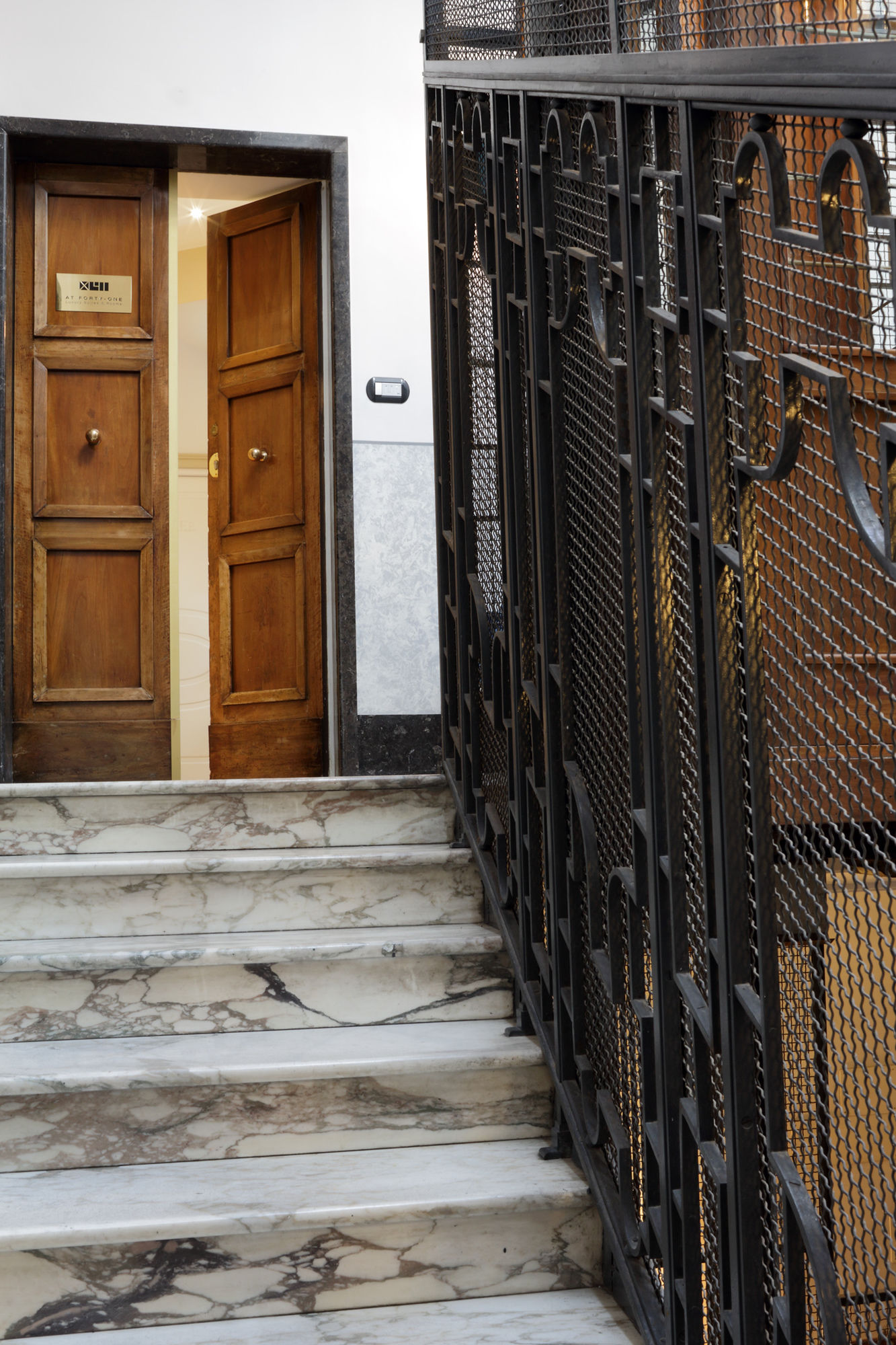 Фото At Forty One