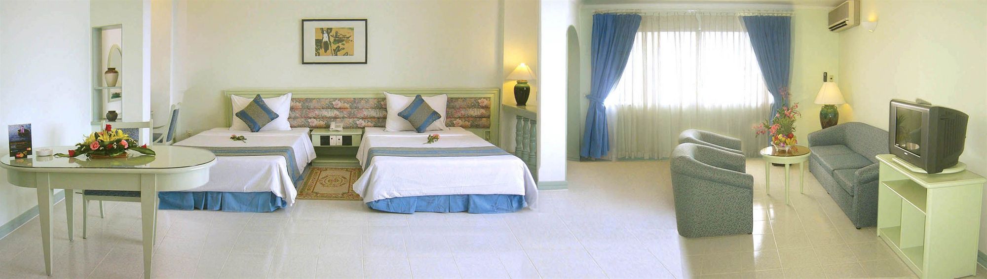 Фото Bat Dat Hotel