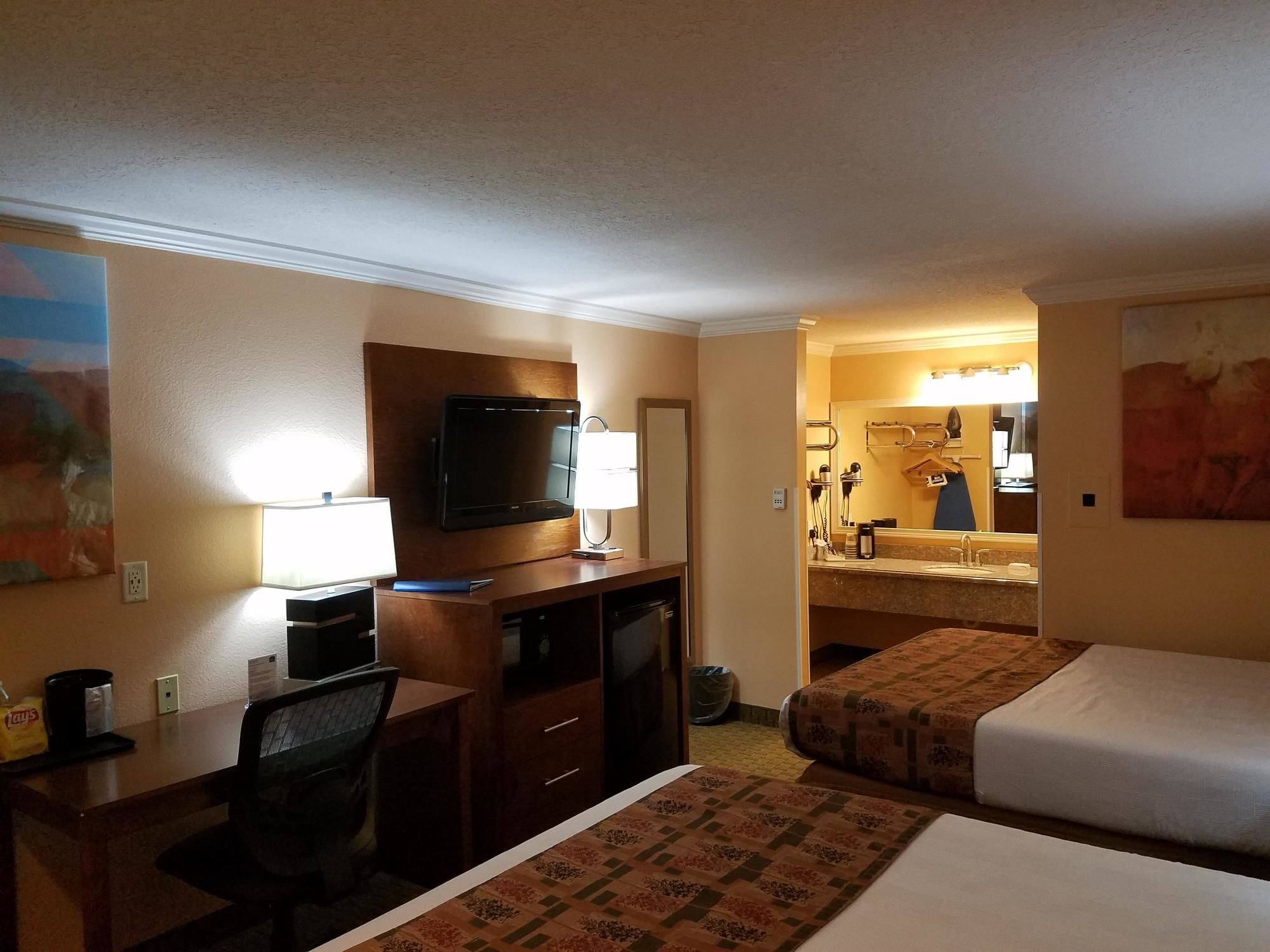 Фото Best Western Skyline Motor Lodge