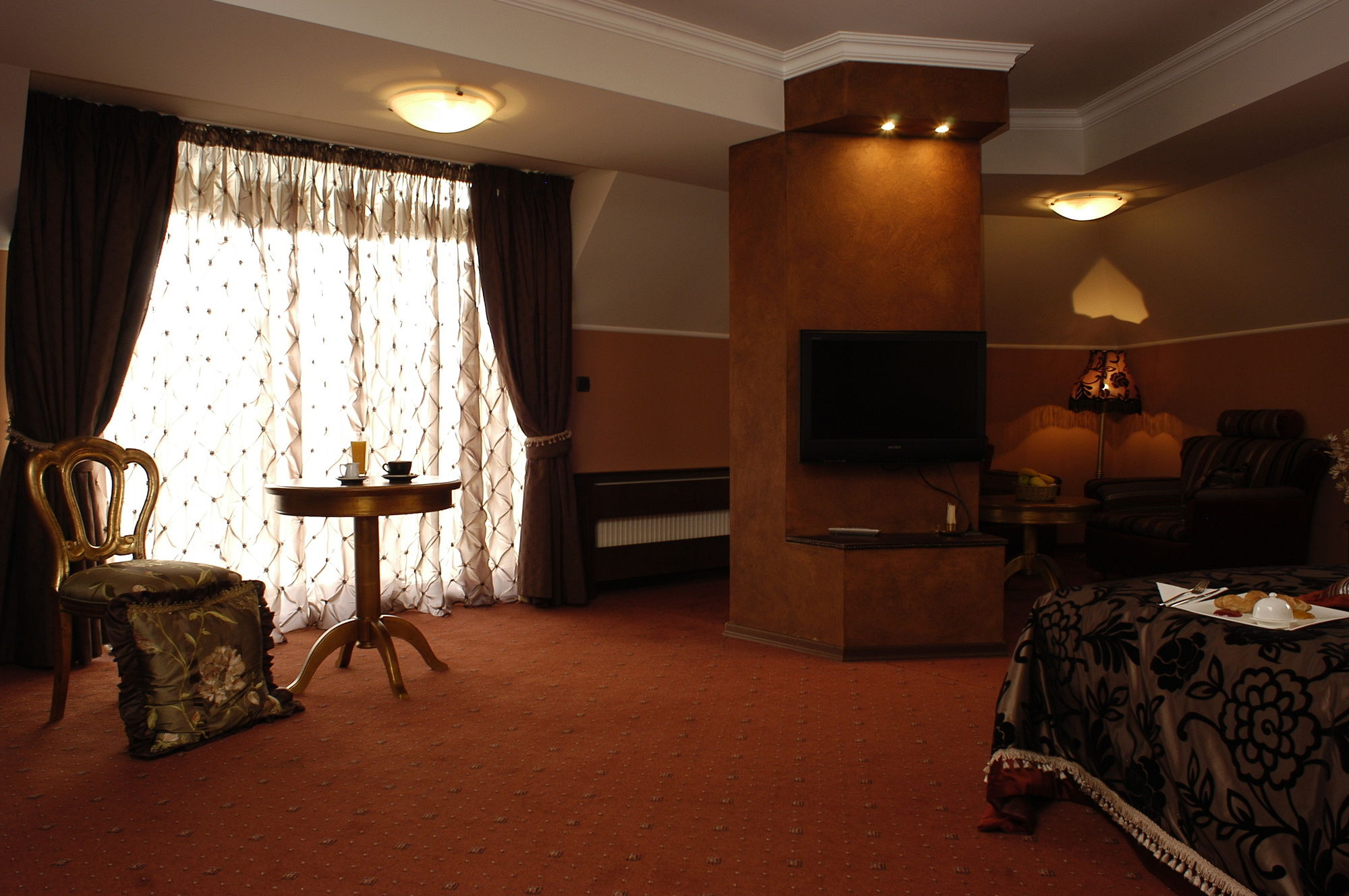 Фото Meg Lozenetz Hotel