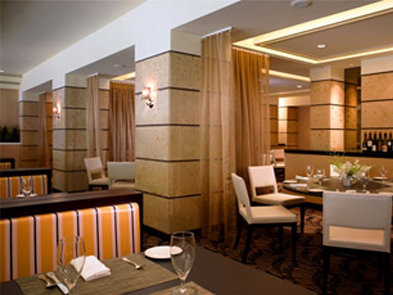 Фото Sheraton Universal Hotel