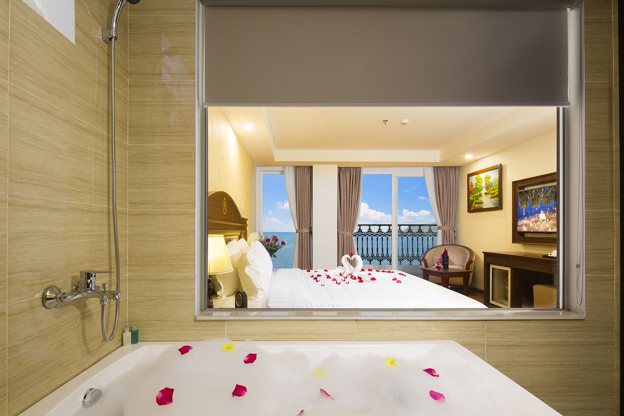 Фото Regalia Hotel