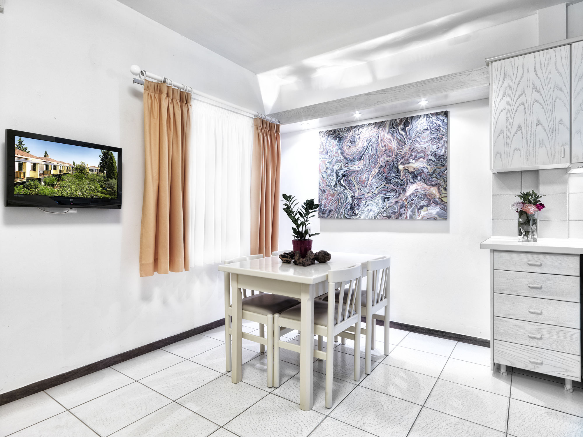 Фото Elia Apartments