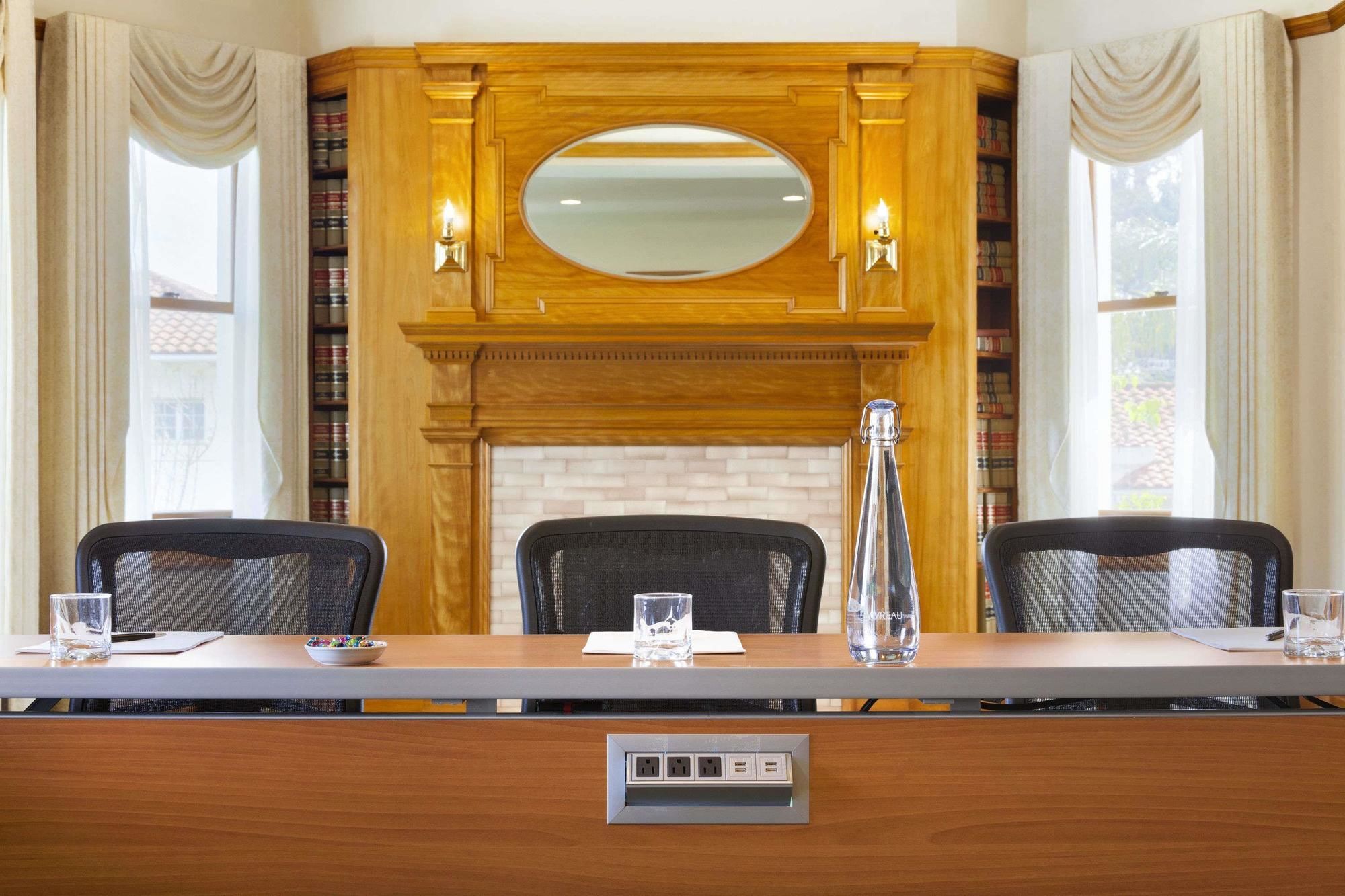 Фото Hayes Mansion, San Jose - Curio Collection by Hilton