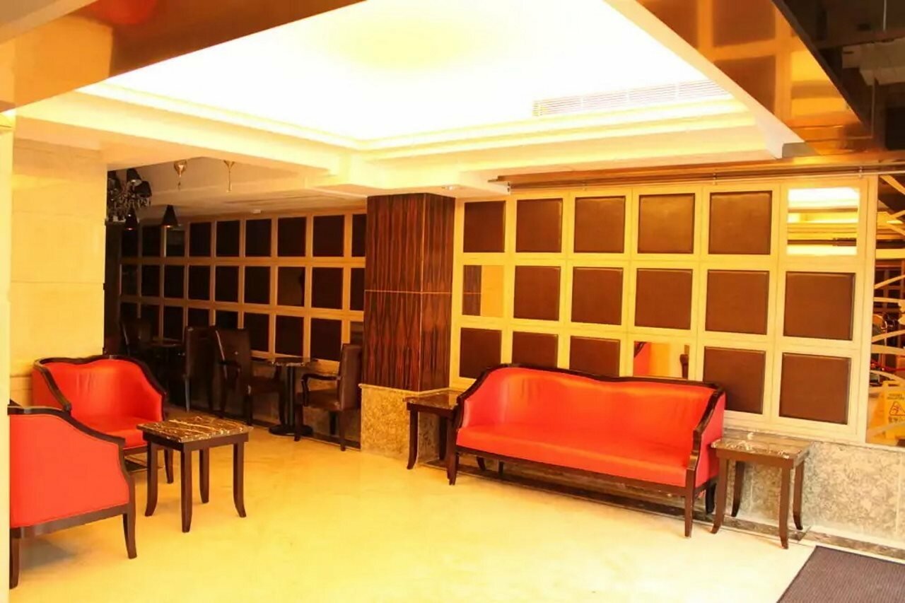 Фото Lander Hotel Prince Edward