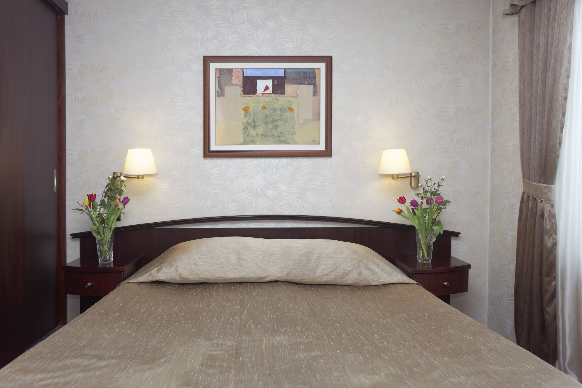 Фото Hotel Capitol