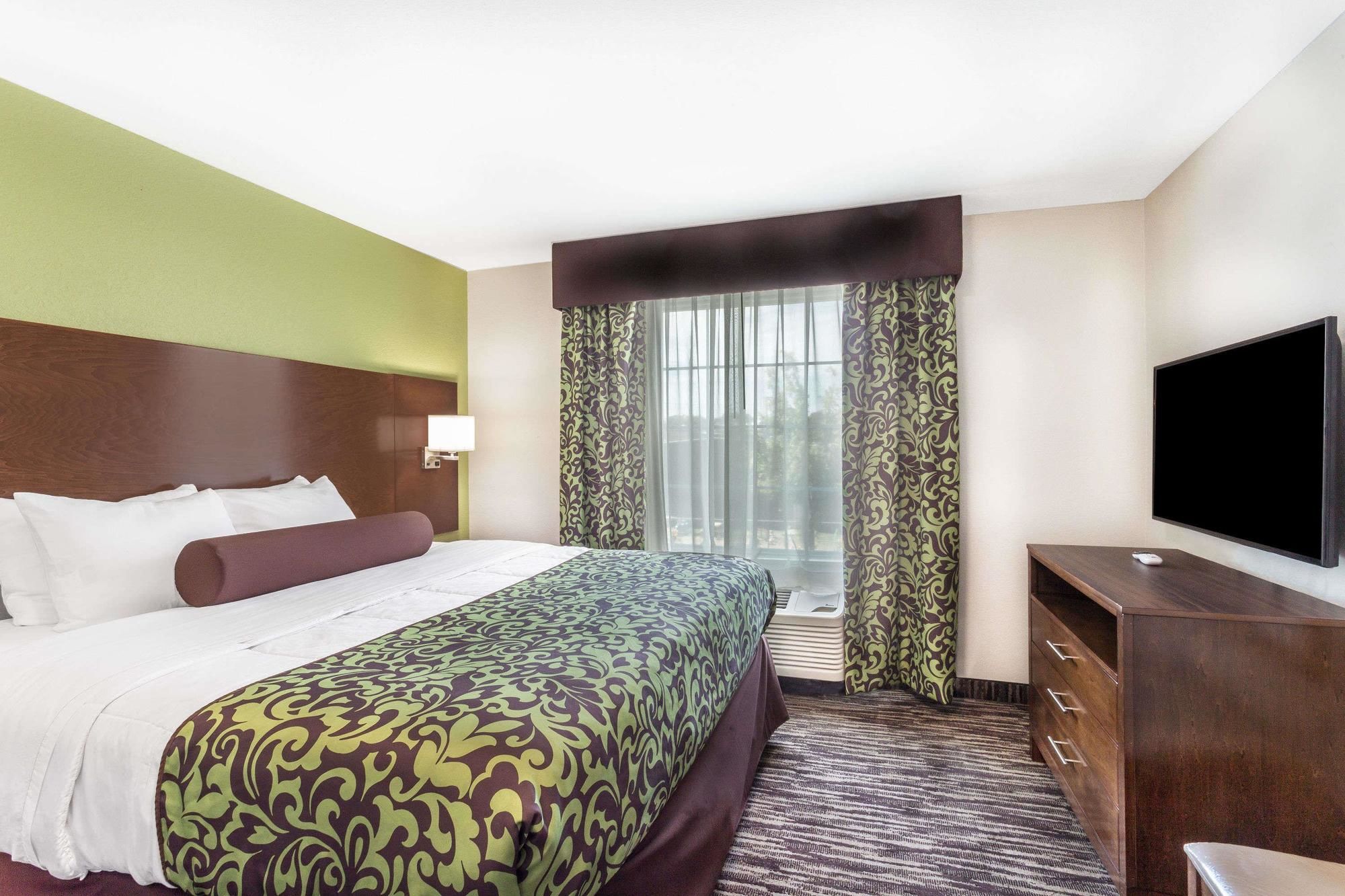 Фото Comfort Inn & Suites North Little Rock Jfk Blvd