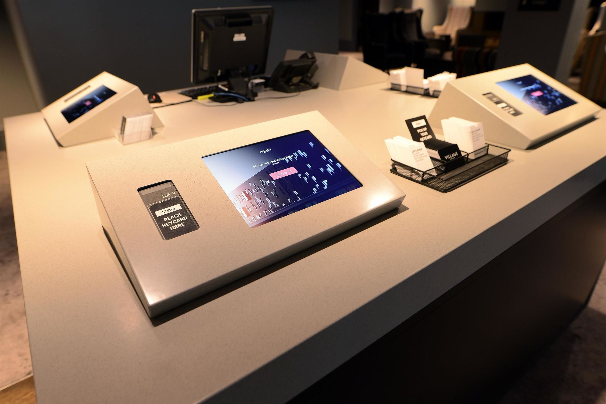 Фото Village Hotel Liverpool