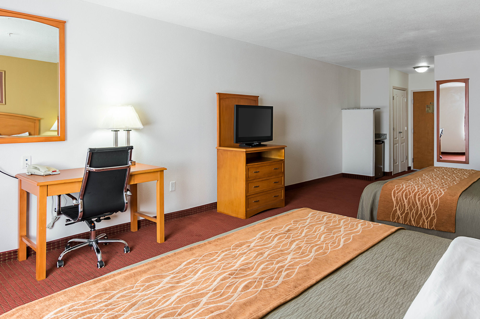 Фото Comfort Inn & Suites Chesapeake - Portsmouth