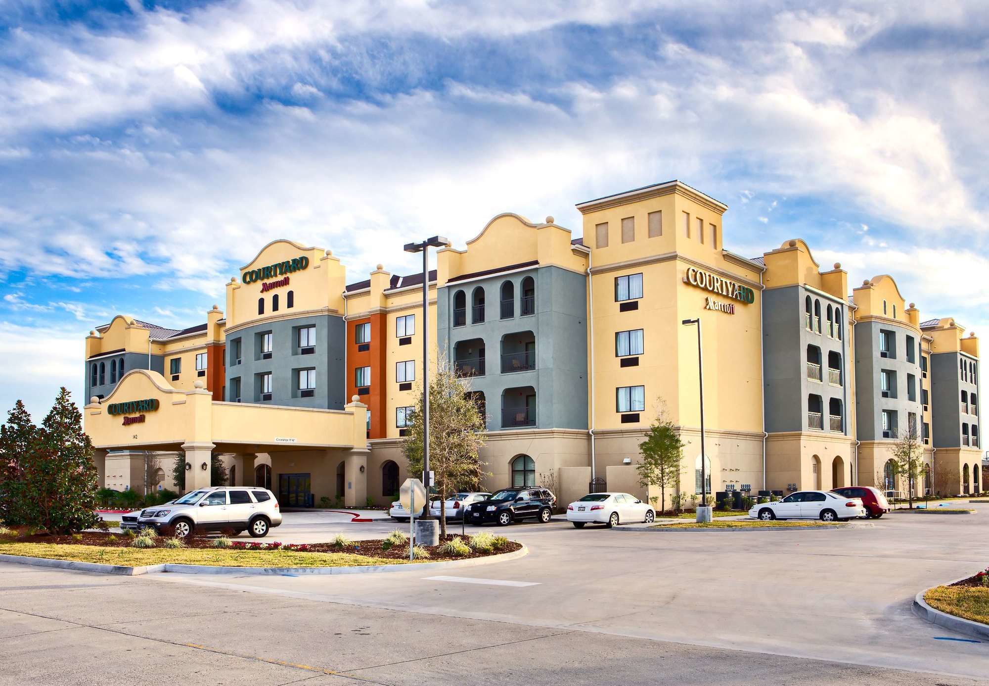Фото Courtyard Houma by Marriott