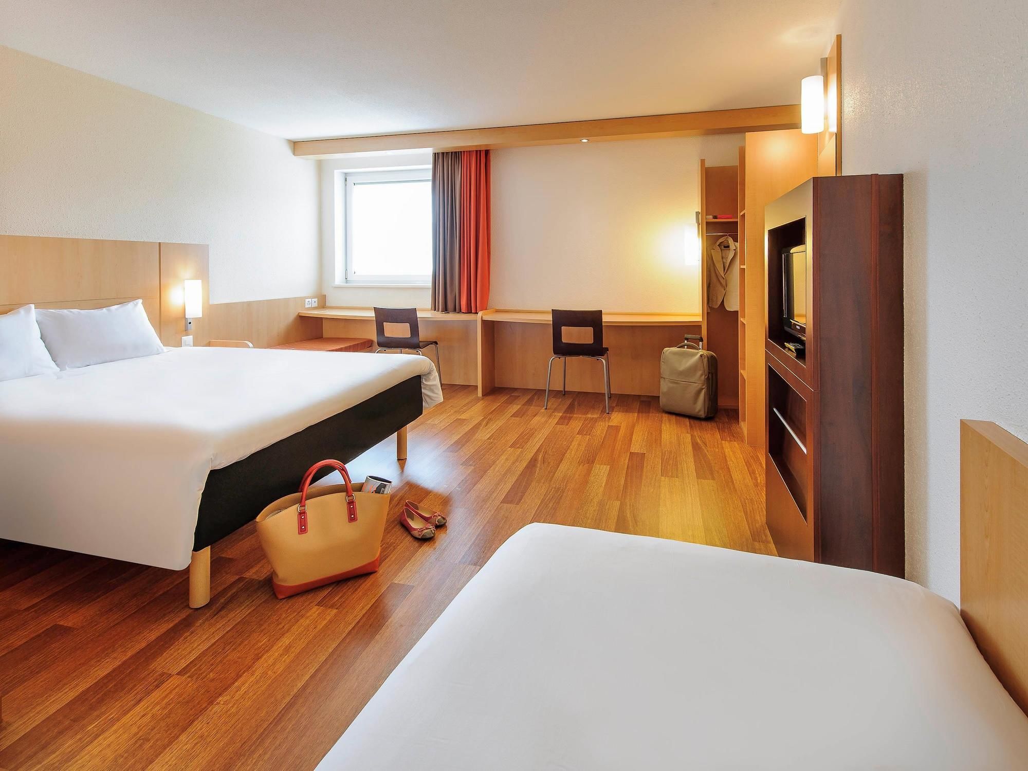 Фото Ibis Zurich City West