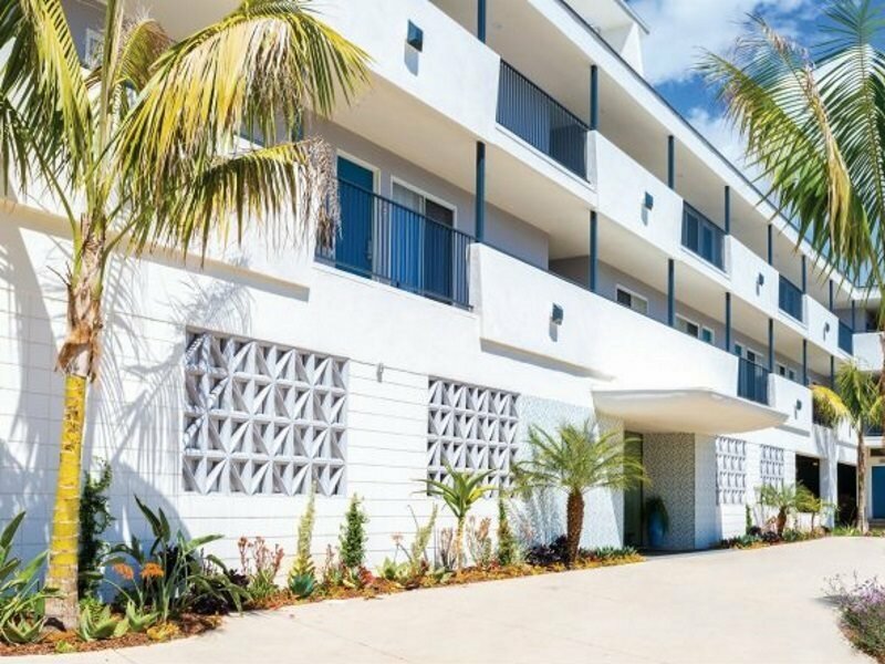 Фото Courtyard by Marriott Santa Barbara Downtown