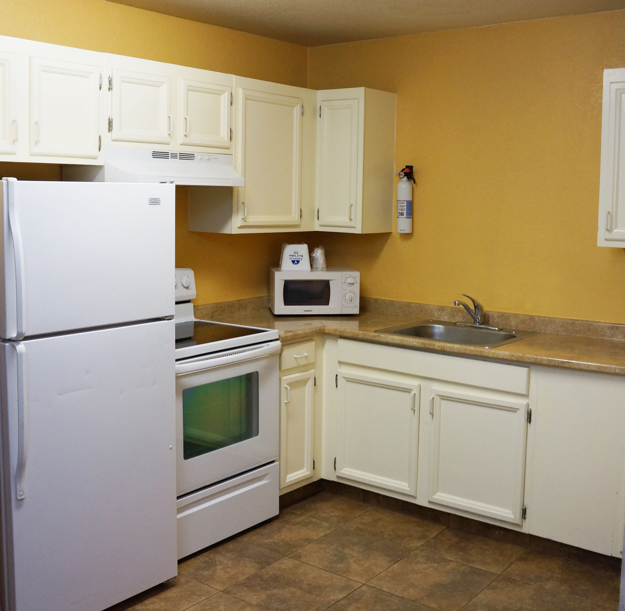 Фото Americas Best Value Inn & Suites Anchorage Airport