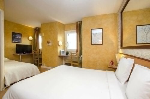 Гостиница Brit Hotel Bosquet Pau Centre в По