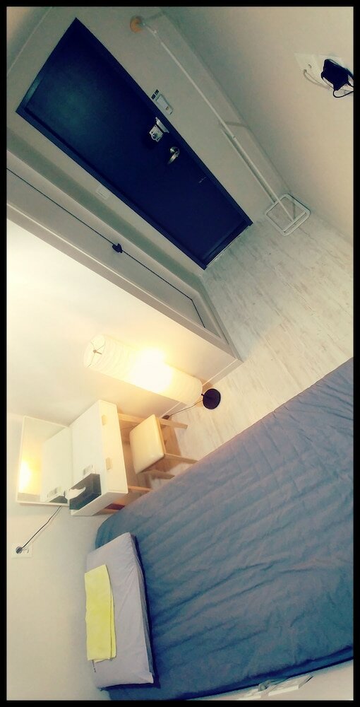 Фото 24guesthouse Sinchon