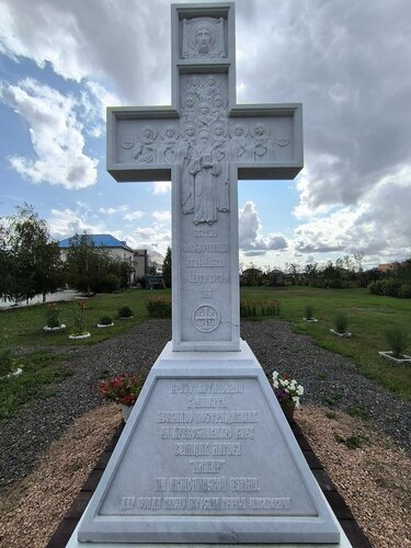 Бодибилдер әйелді жалап