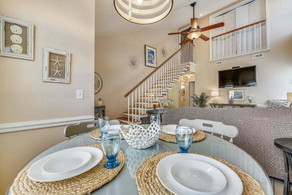 Фото Flip Flop Inn by Book That Condo