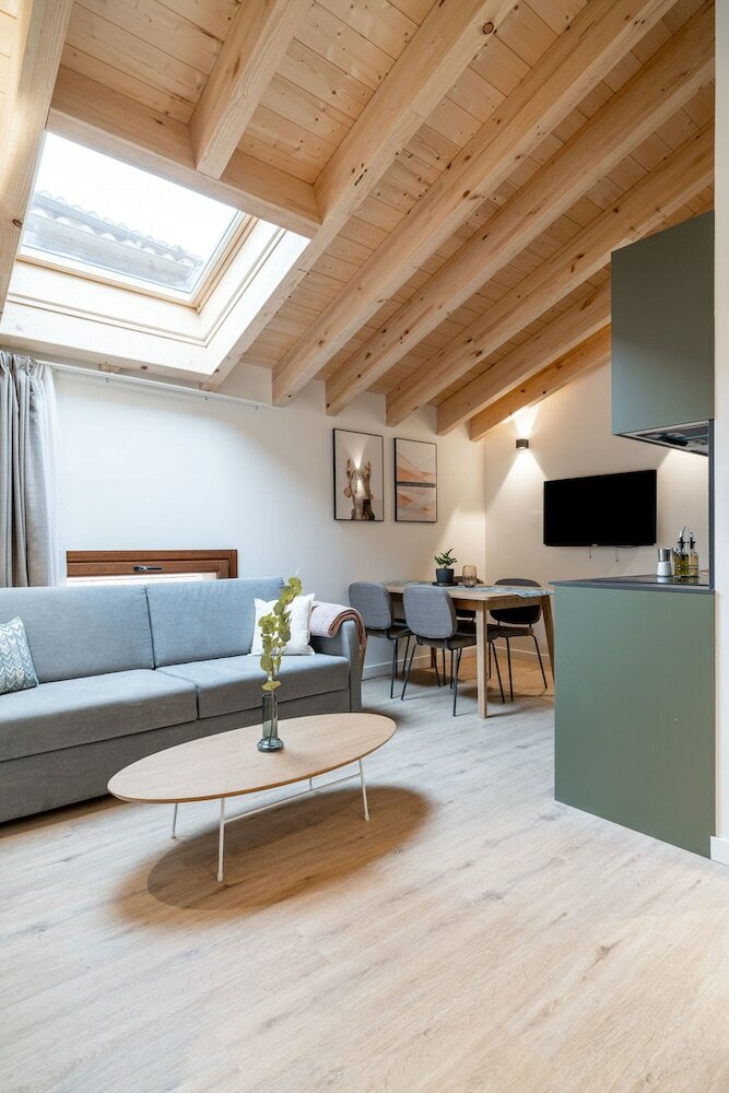 Фото Limehome Vitoria Palacio Álava-Velasco