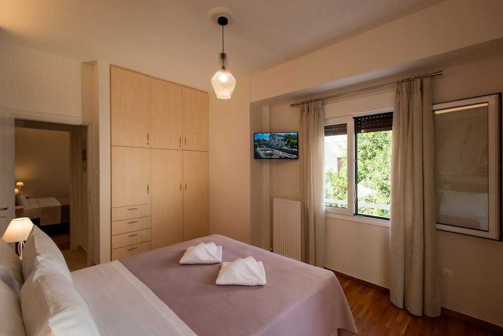 Фото Blue Ark Acropolis Compass