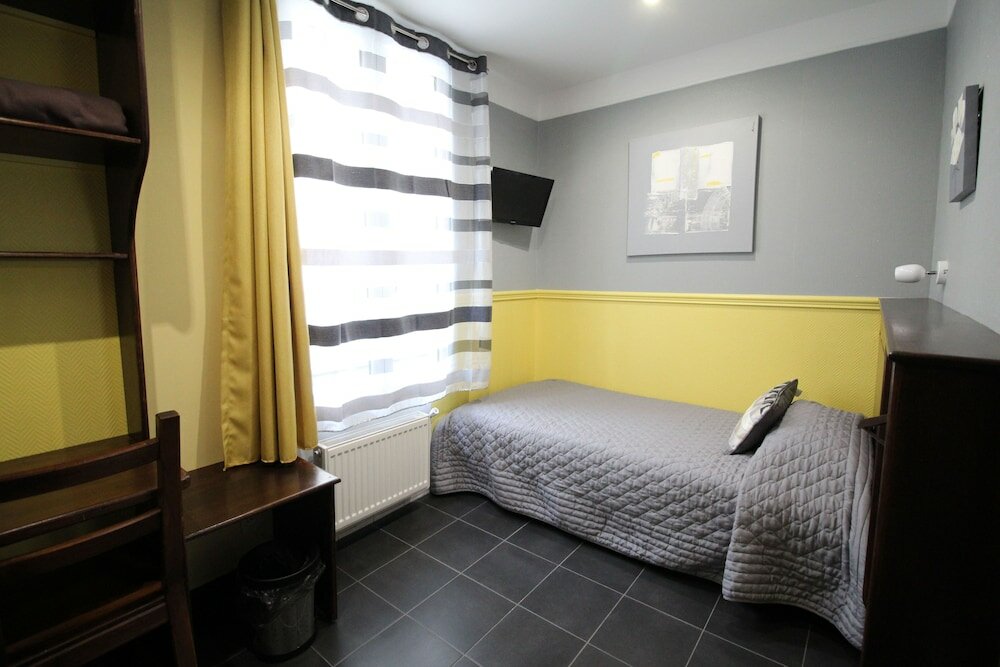 Фото Hôtel des Pyrénées