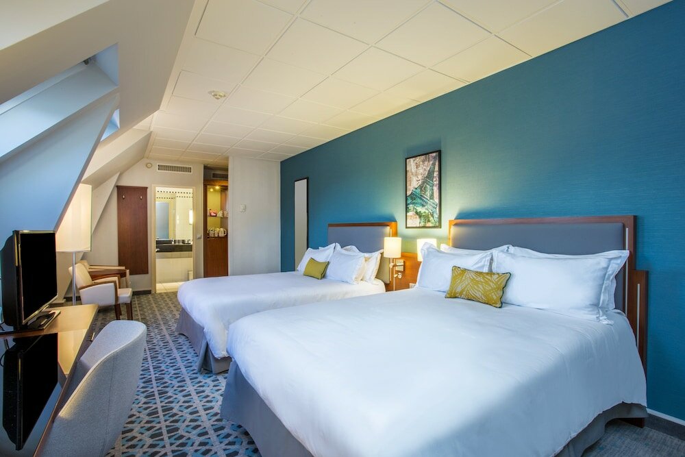 Фото Crowne Plaza Paris Republique