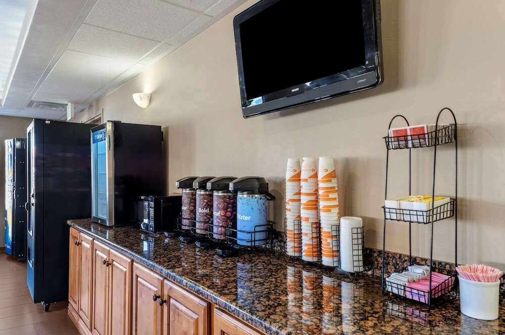 Фото Comfort Inn at Convention Center