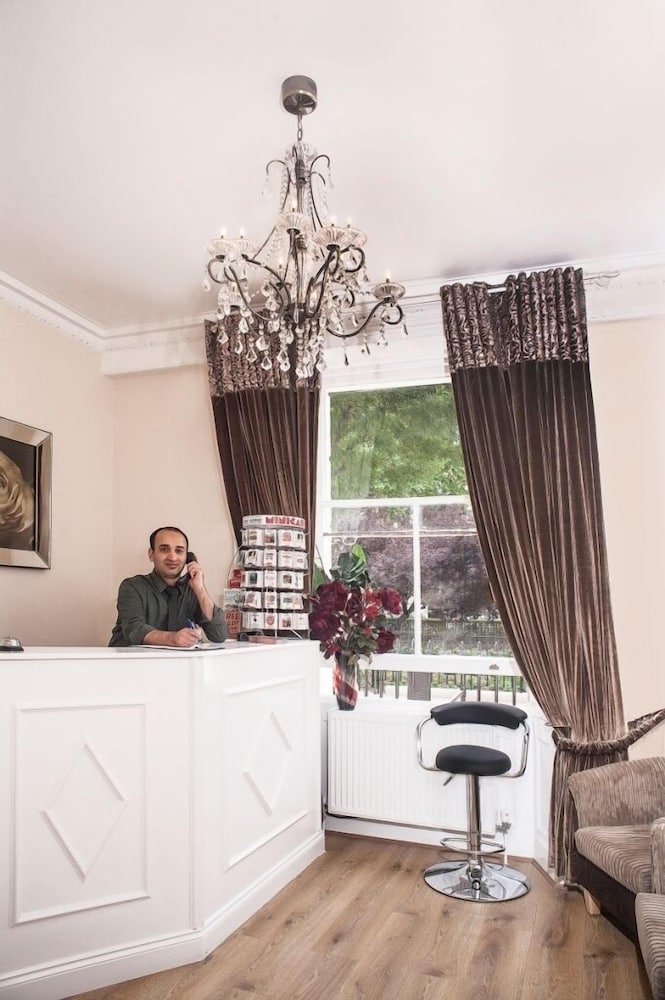 Фото ABC Hyde Park Hotel